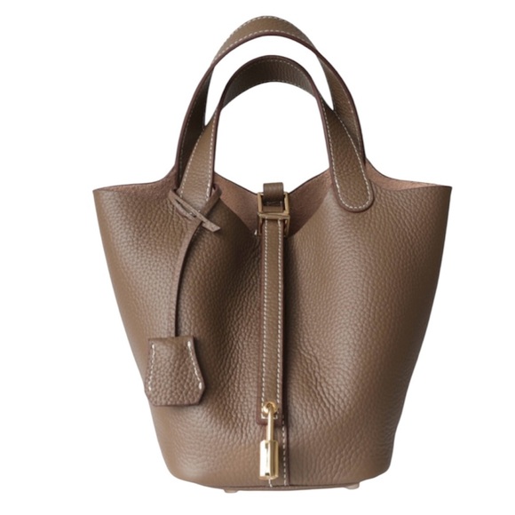 Elegant Brown Leather Tote Bag - Picture 2 of 13